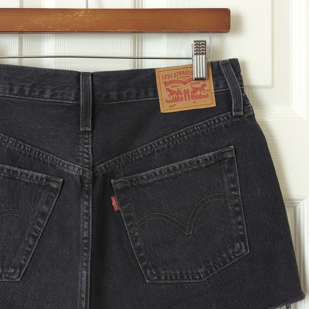 Levi's 501 Classic Distressed High Rise Cut Off Button Fly Jean Shorts Black 29 - Picture 12 of 13